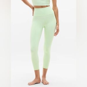 Athleta Salutation Stash 7/8 Tight